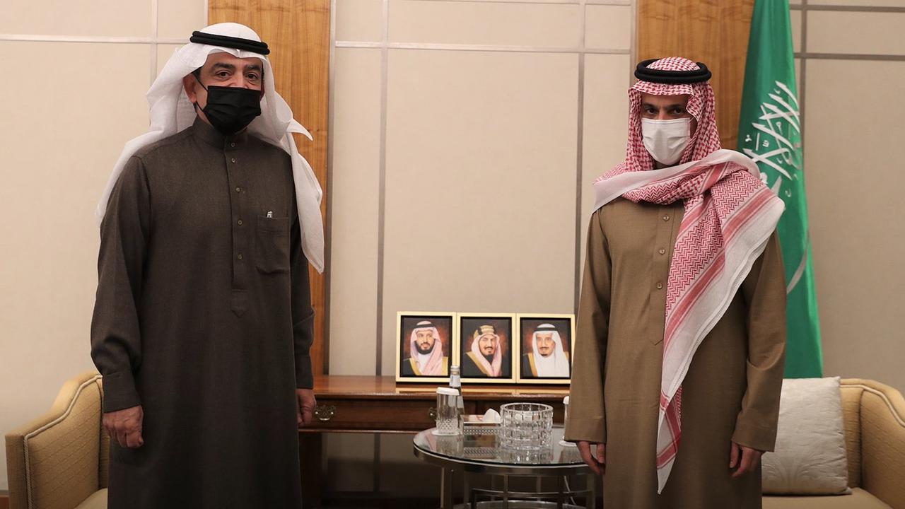 Le ministre saoudien des Affaires étrangères reçoit le Directeur général de l’ICESCO à Riyad