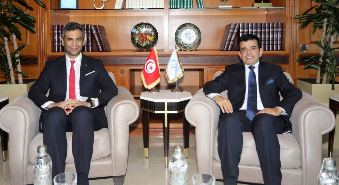 Le Directeur général de l’ICESCO reçoit le ministre tunisien de l’Emploi et de la Formation professionnelle