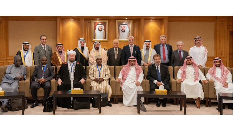 Le Gouverneur de Sharjah reçoit le Secrétaire général et les membres du Conseil exécutif de la FUMI