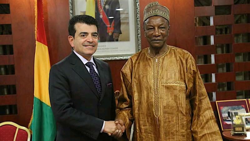 Le Président guinéen reçoit le Directeur général de l’ISESCO au palais présidentiel à Conakry